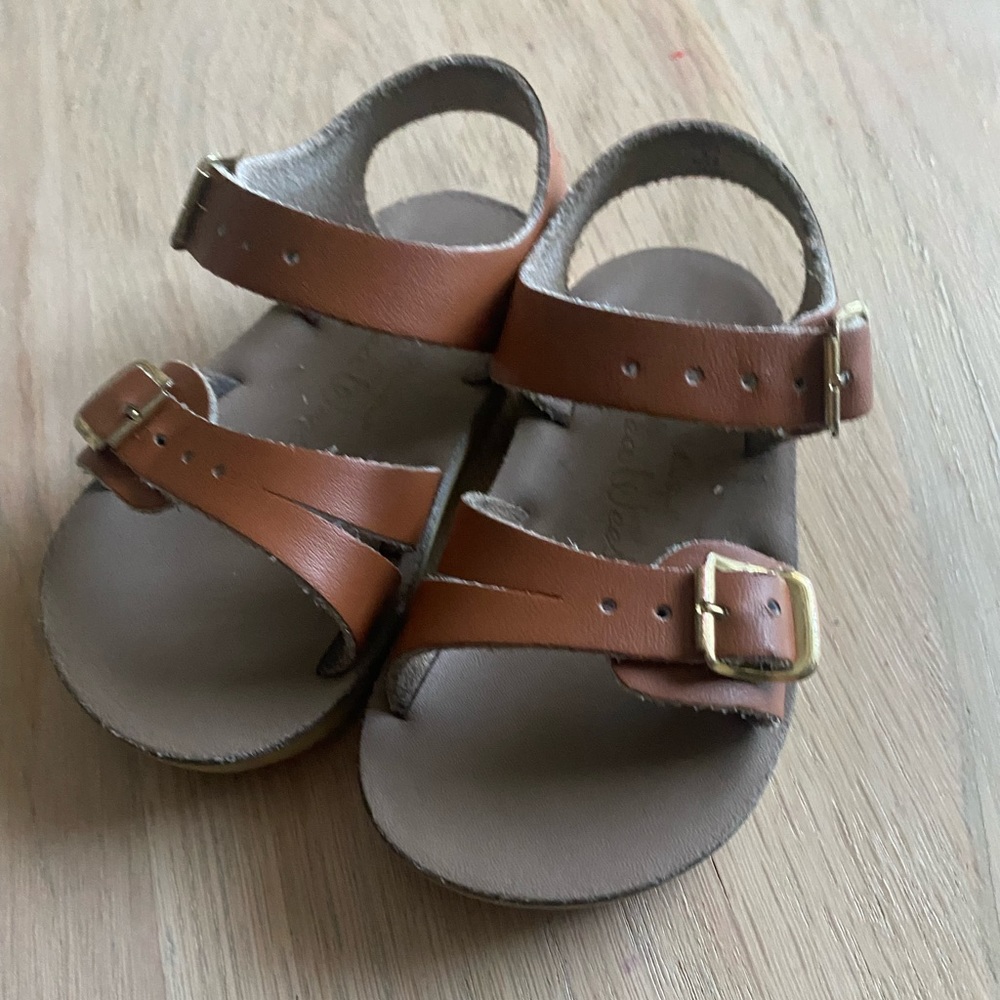 Saltwater sandles